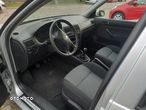 Volkswagen Golf - 6