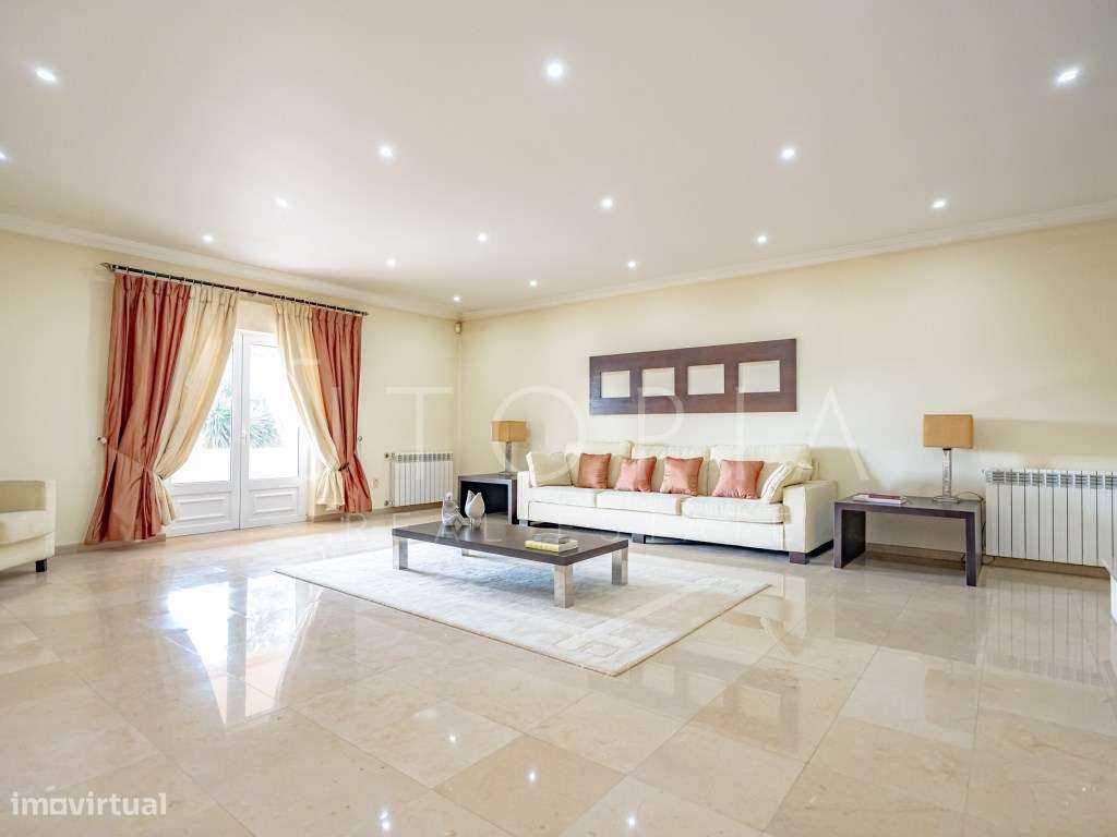 Moradia de Prestígio com Piscina, Campo de Ténis e Terreno Murado d...-27