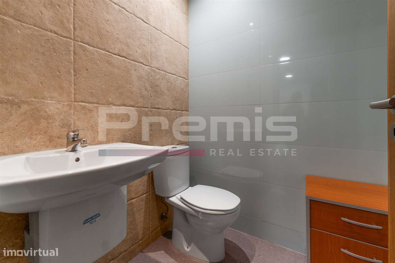 Moradia T5, com jardim e garagem para 4 carros, em Vila Nova de Gaia-44