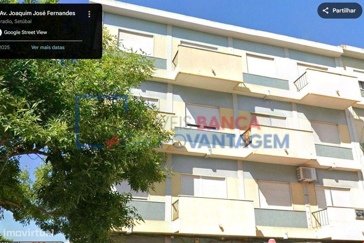 Apartamento T2 Para Venda (IMÓVEL INDIVISO 50%) - Grande imagem: 2/5