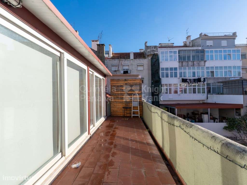 Apartamento T1 com terraço, nas Avenidas Novas-21