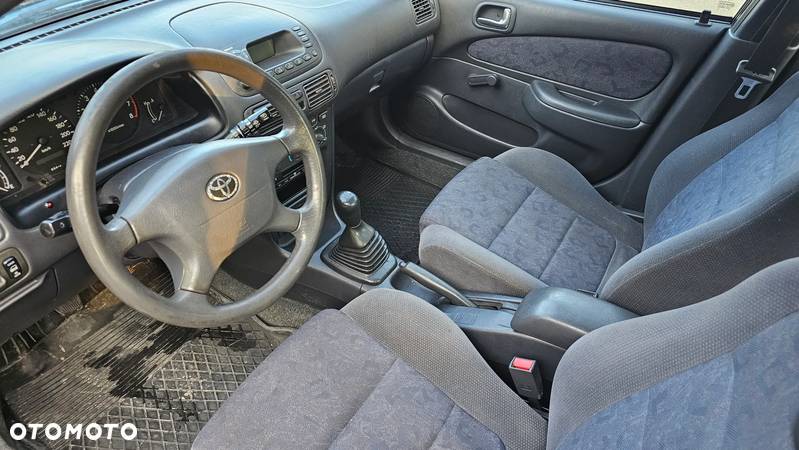 Toyota Corolla 1.4 Terra2 - 12