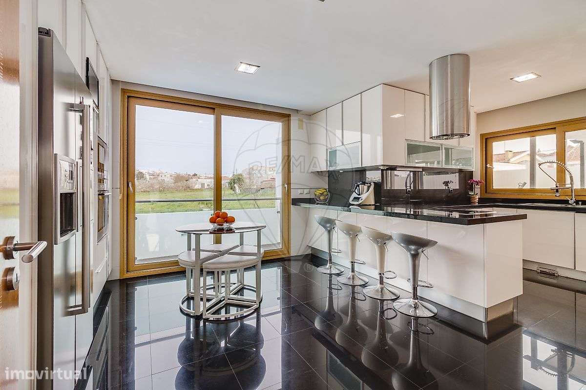 Moradia T4 para venda-9