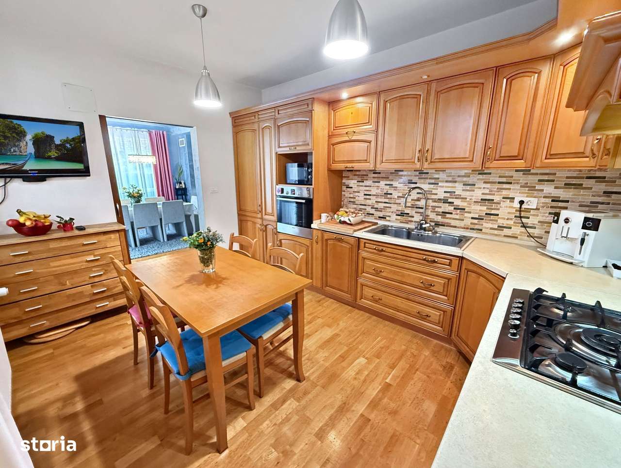 Casă cu două corpuri și utilizare mixtă– rezidențial & comercial-5