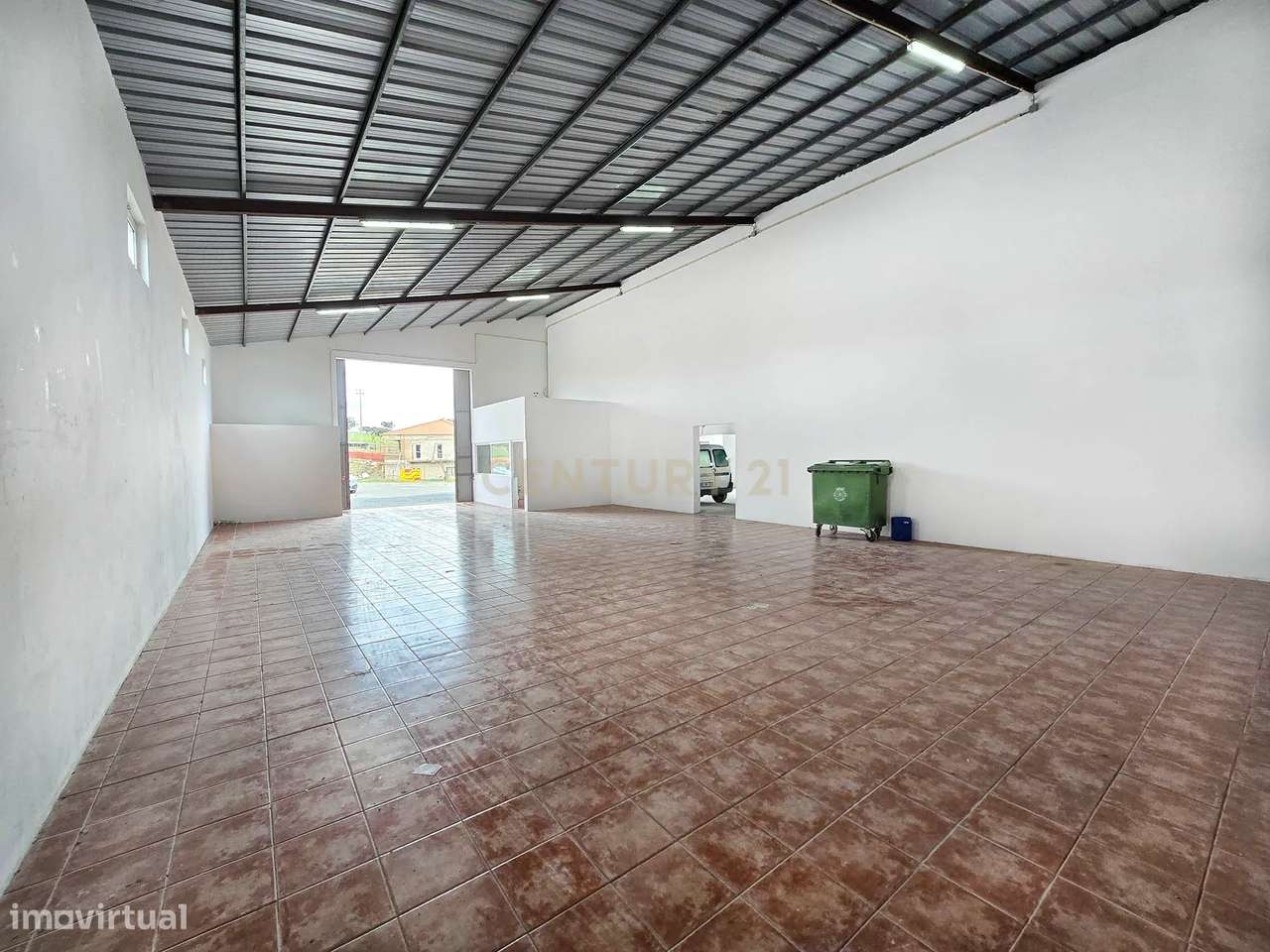 Armazéns para Arrendamento com Localização Privilegiada em Gomes Aires - Grande imagem: 3/12