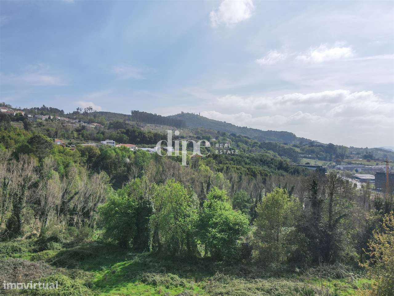 Lote de Terreno com vistas sobre o Parque da Cidade de Guimarães - Grande imagem: 4/7