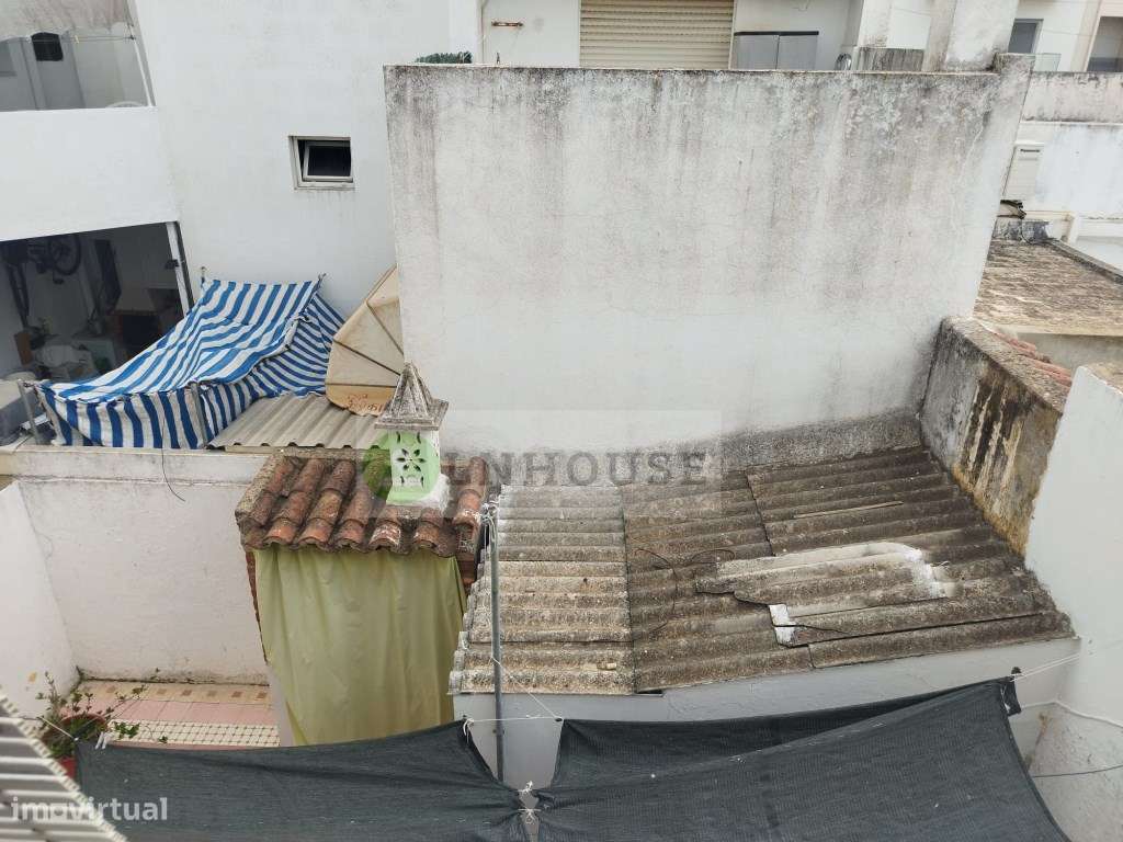 Exclusivo LNHOUSE: Prédio Inteiro / Venda Conjunta de Dois T2 no Ce...-32