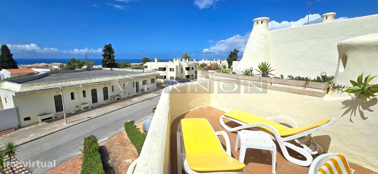 Algarve, Apartamento T2 semi-renovado com vista mar e estacionamento c-12