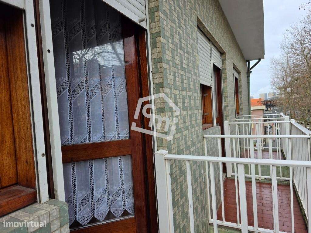 T4 com Garagem Box | 3 Frentes | 4 Varandas | Matosinhos Sul-22