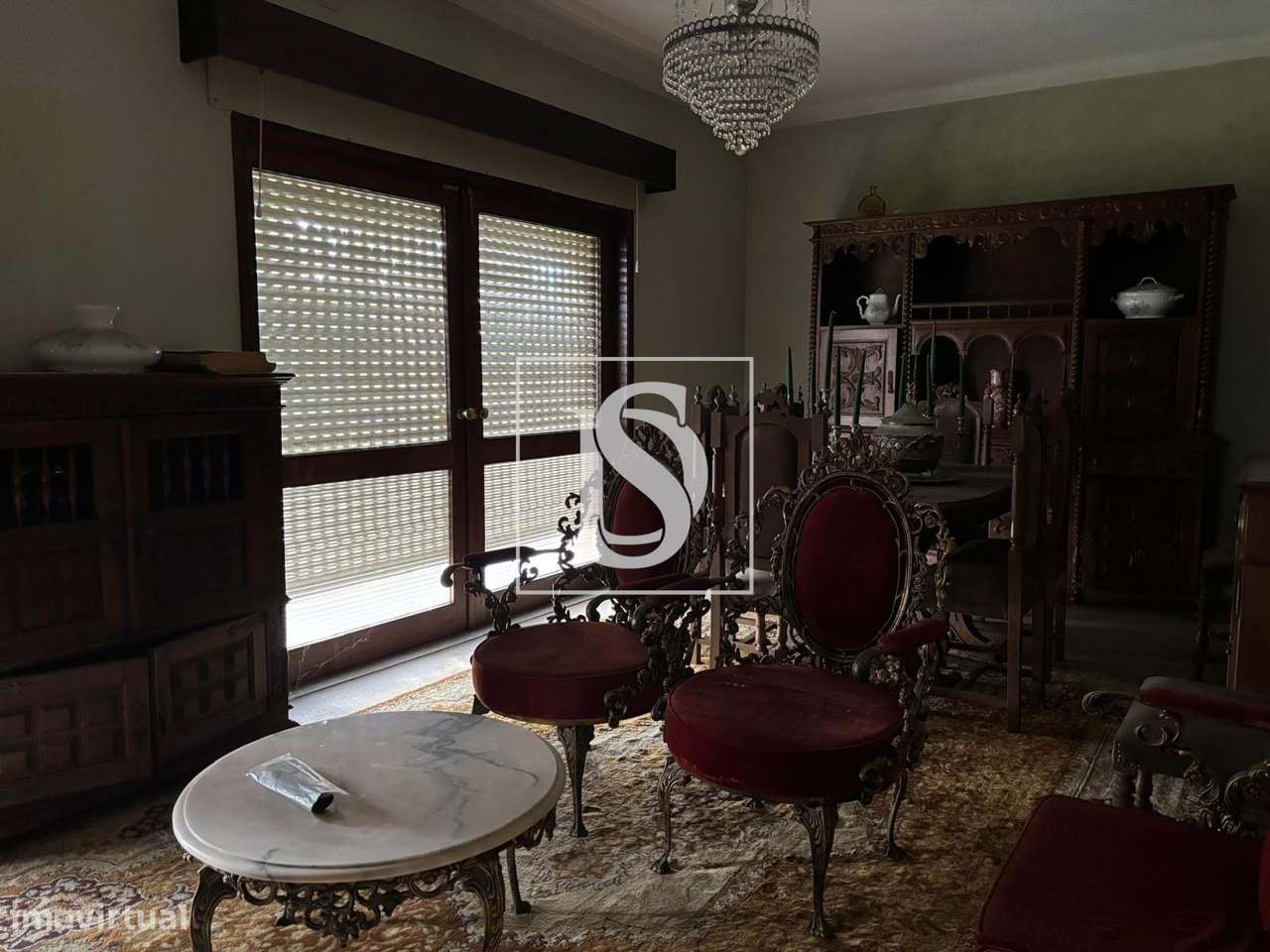 Oportunidade Única – Espaço Multifuncional com Armazém, Habitação e In-22