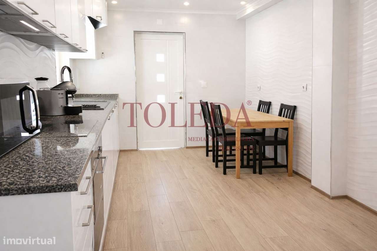 Moradia Isolada T5 com lote de 850m2-8