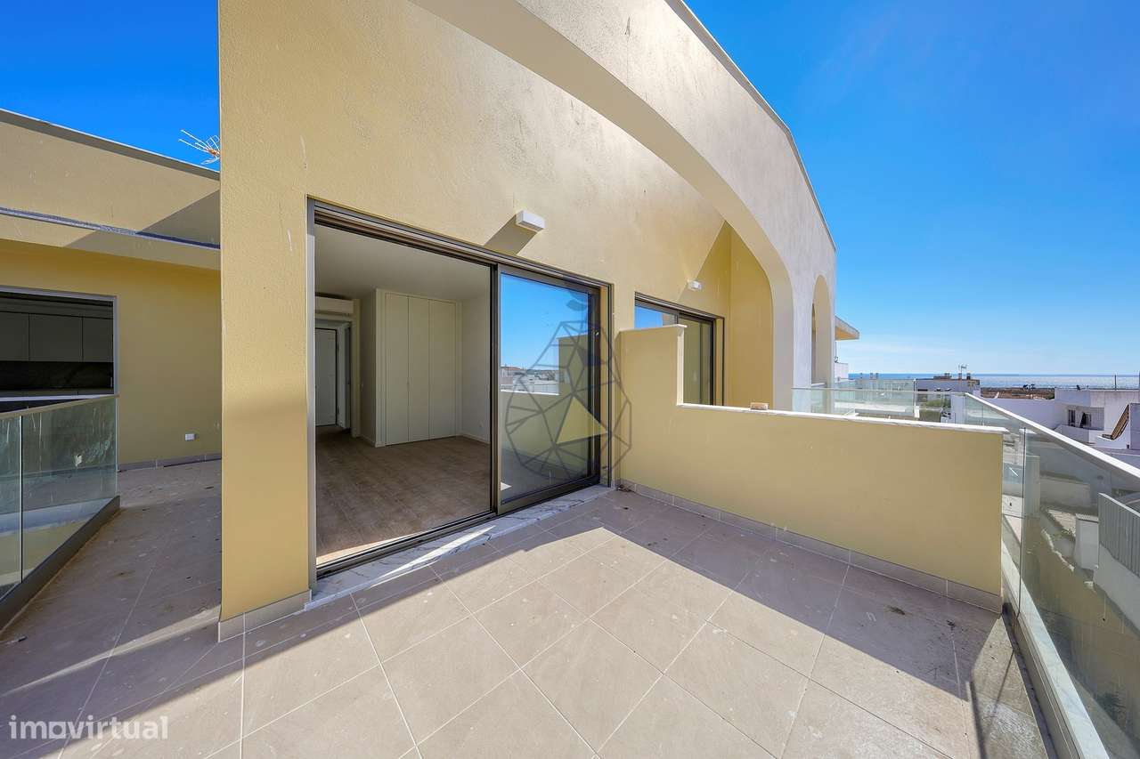 Apartamento T1 novo com piscina e garagem em Alvor - Grande imagem: 4/25