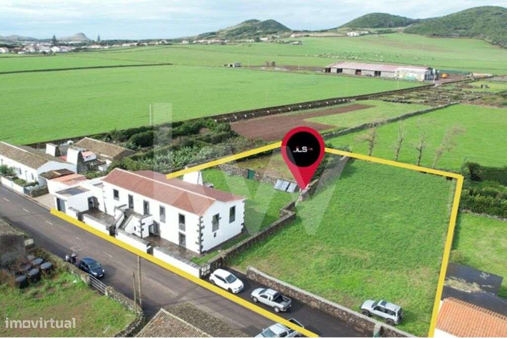 Moradia dividida em 2 apartamentos inserida em terreno com 3978m2, Ilh - Grande imagem: 3/42