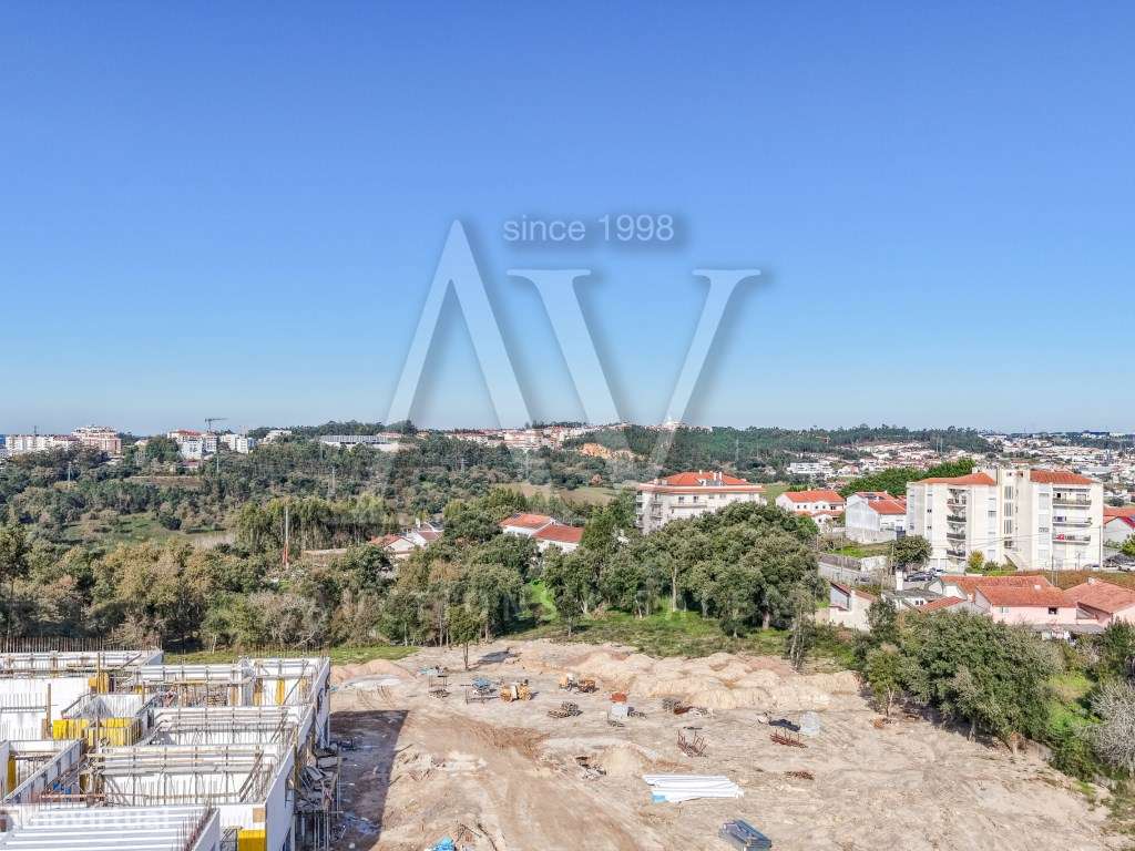 T3- Condomínio fechado , piscina aquecida, parque infantil, em Leiria-11