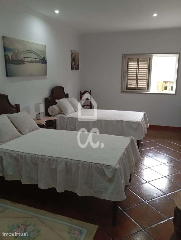 Moradia em Pedra com Jardim e Vista de Campo-19