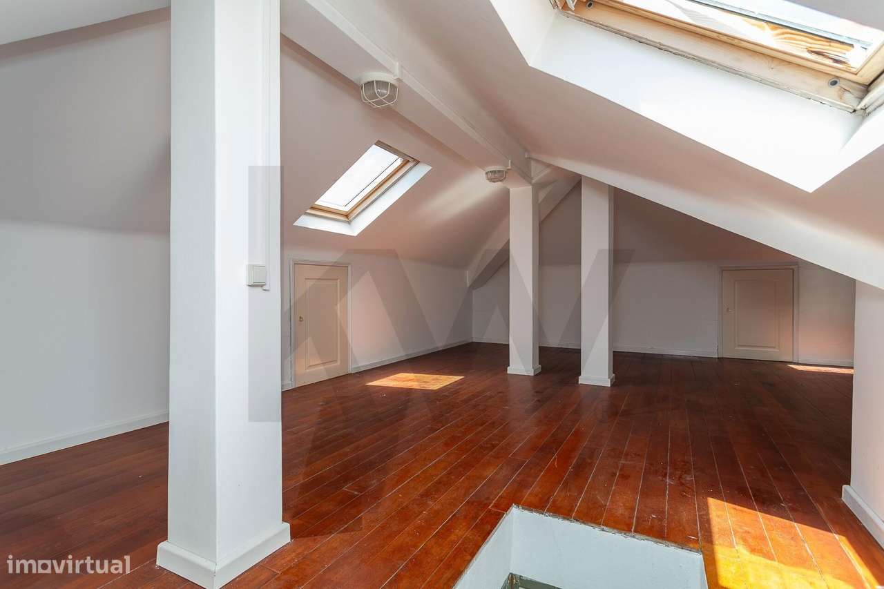 Moradia Isolada | 5 Quartos, Jardim, Garagem para 4 Carros-22