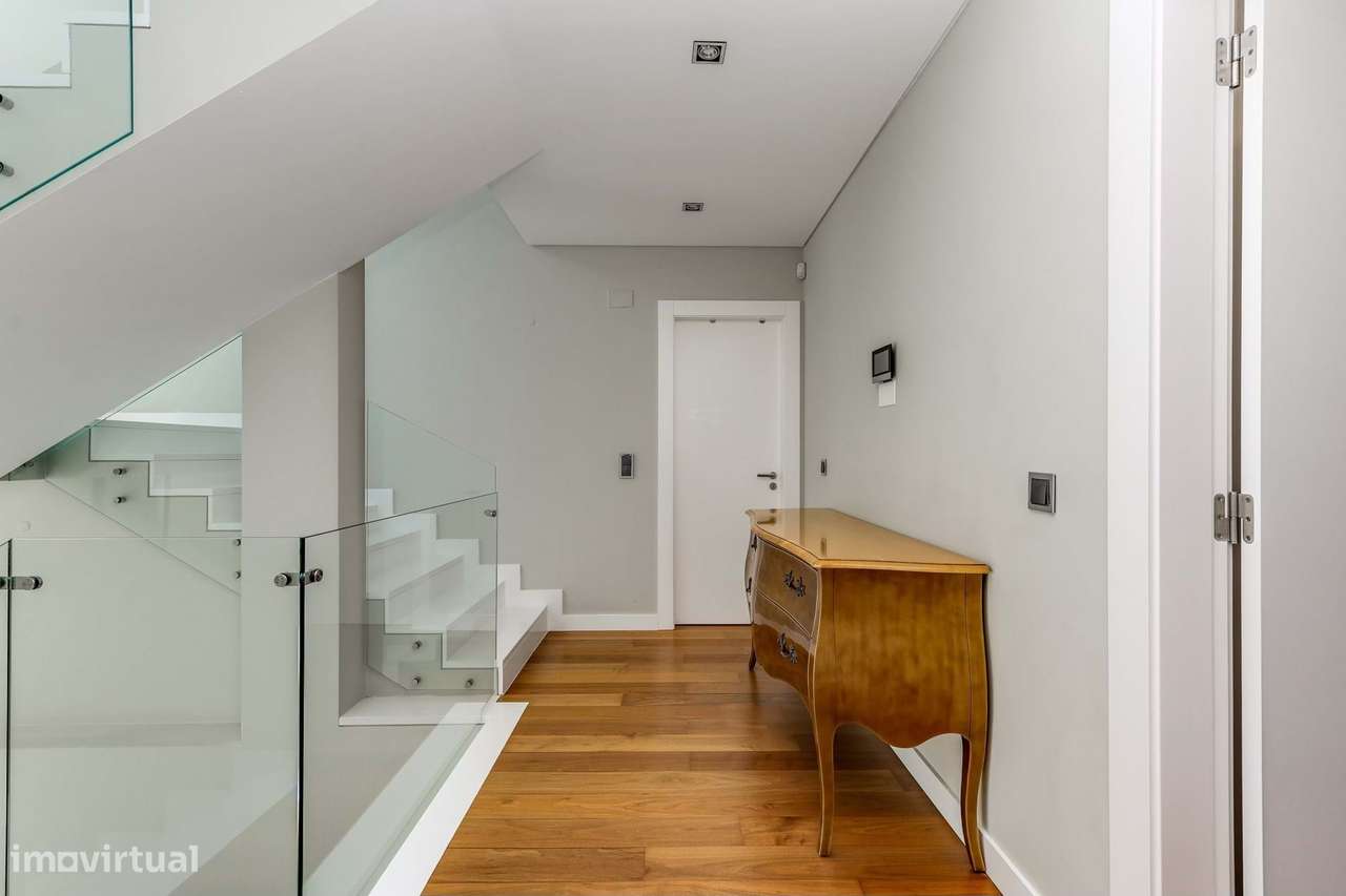 Moradia T5 de Luxo no Estoril — Exclusividade, Conforto e Estilo de Vi-27