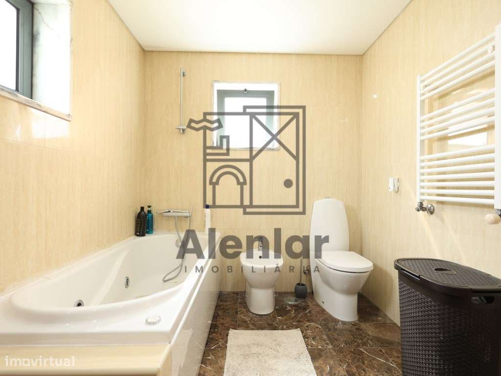 T2 no Carregado - Condominio Fechado-19
