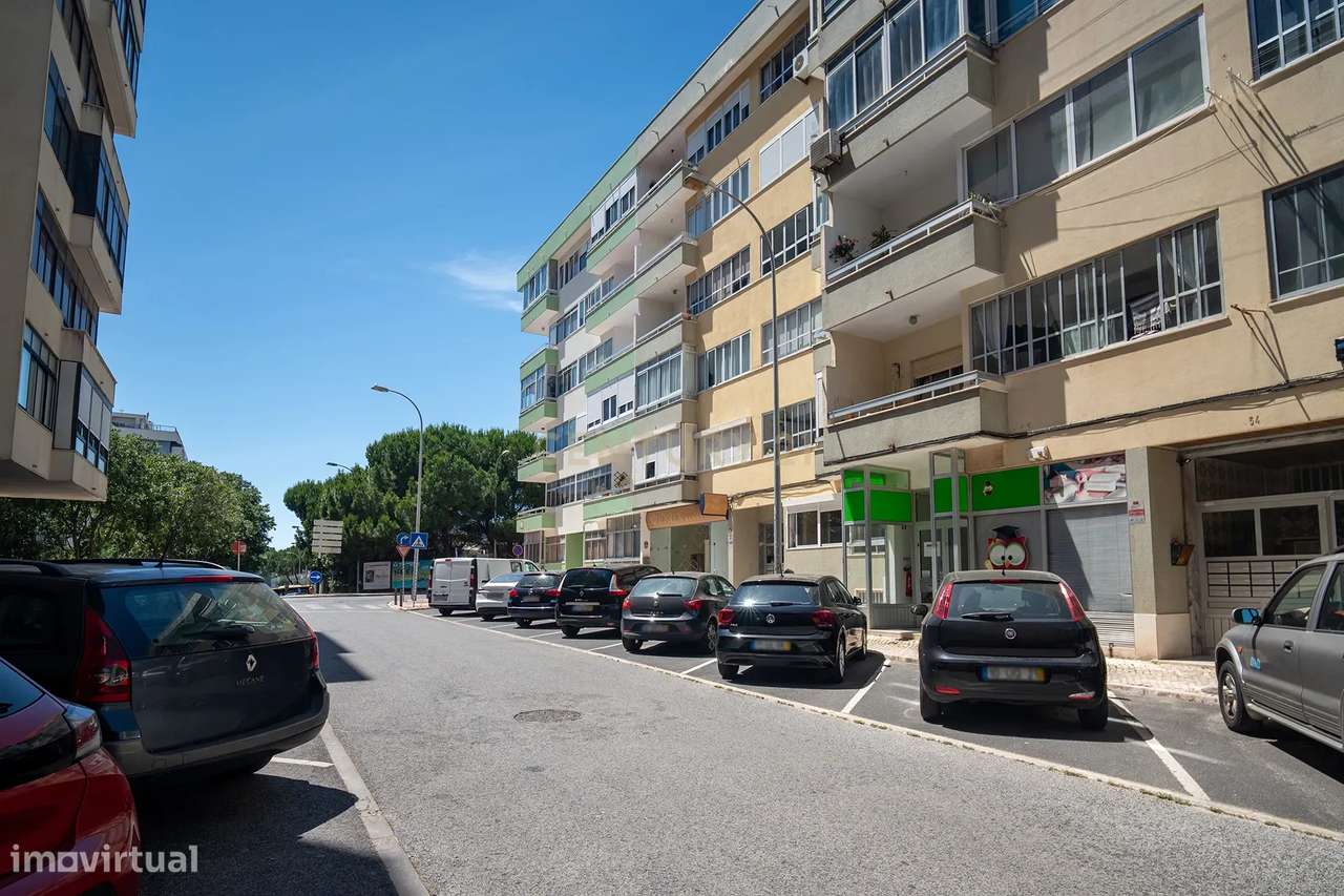 Apartamento Renovado T2 em Oeiras, ótimas áreas e com tudo perto de si-36