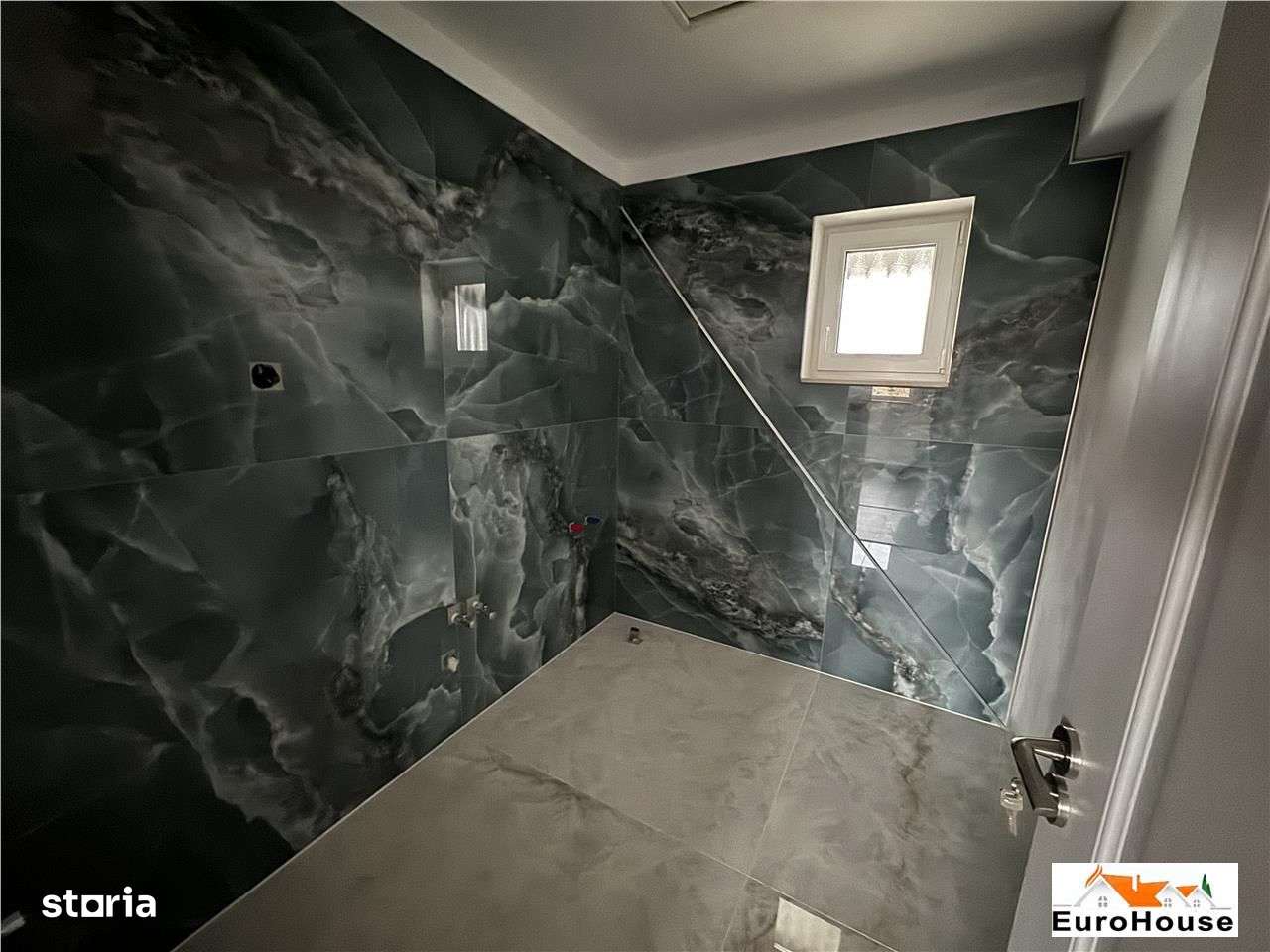 Case in regim insiruit de vanzare in Alba Iulia - Imagine principală: 5/9