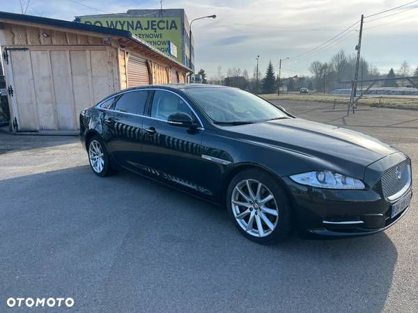 Jaguar XJ 3.0 D V6 Premium Luxury - 4