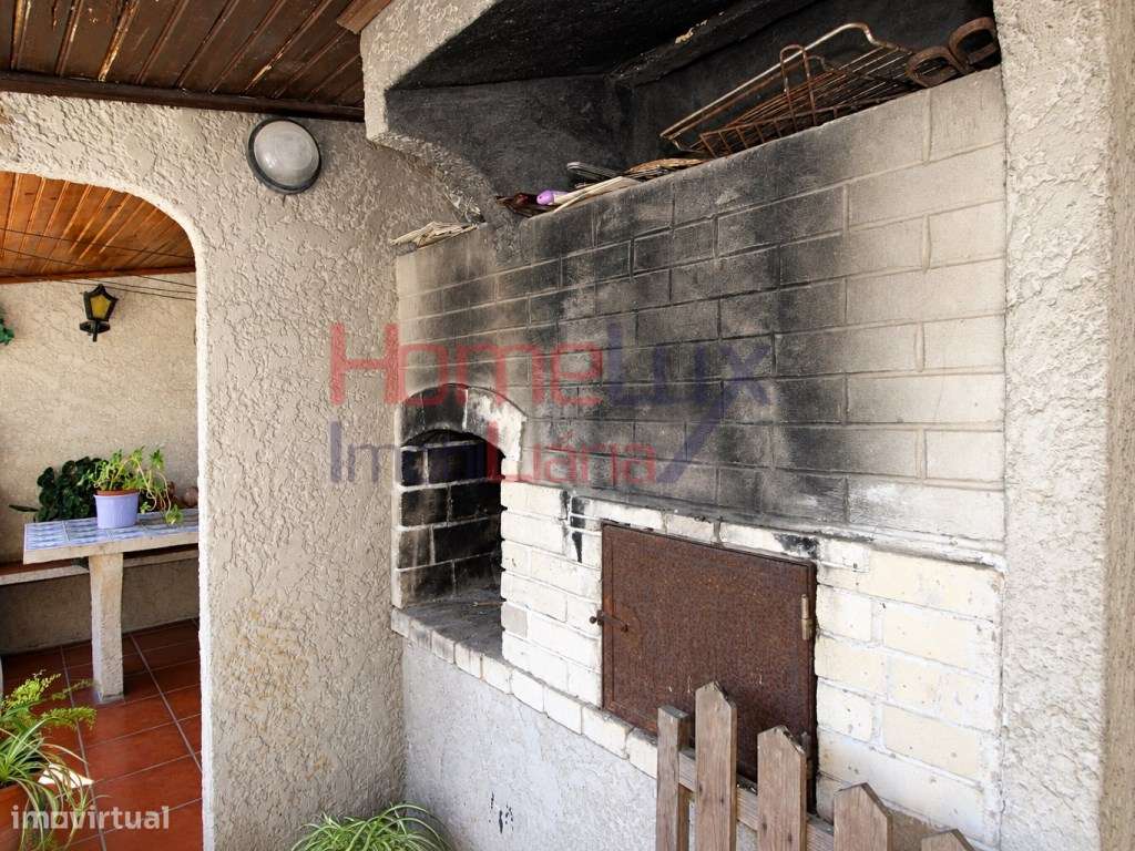 Moradia T4 em Fânzeres-38