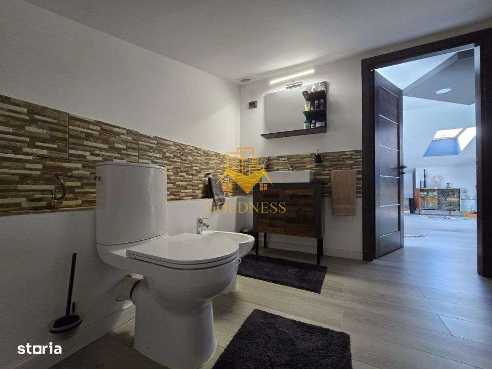 Casă modernă de vânzare, curte, 6 camere, parcare, Zona Vivo, Florești-13