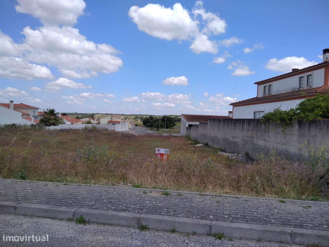 Terreno com 585m² - Alpiarça / Santarém-0
