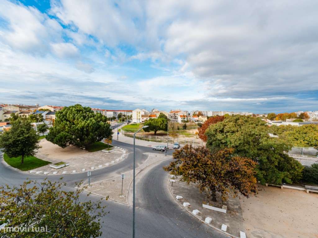 Apartamento T3 no Vale da Amoreira - Último andar-11