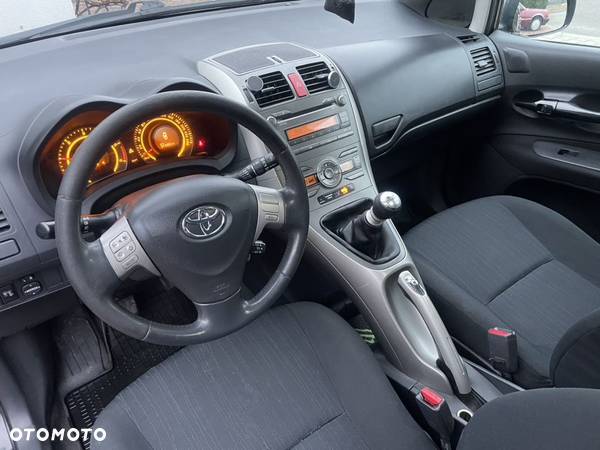 Toyota Auris 2.0 D-4D Premium - 31