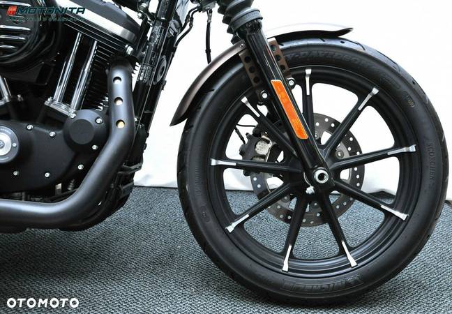 Harley-Davidson Sportster Iron 883 - 14