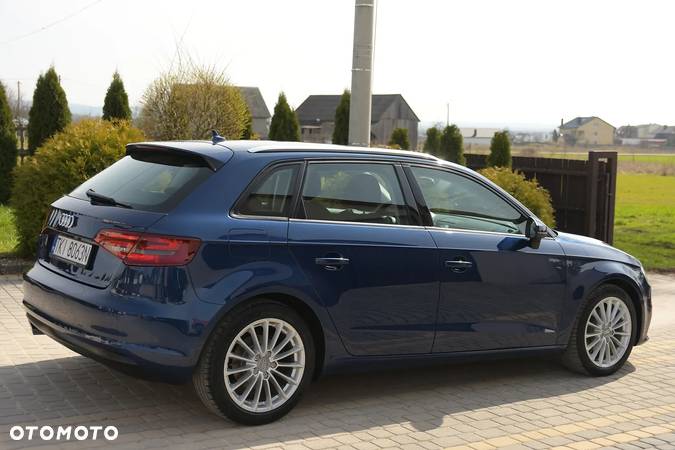 Audi A3 2.0 TDI Attraction S tronic - 9