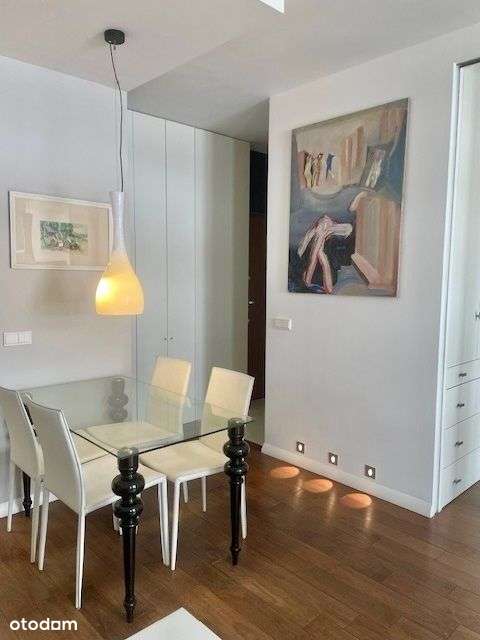 Ciche mieszkanie w budynku Trio-9