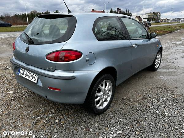 Alfa Romeo 147 - 4