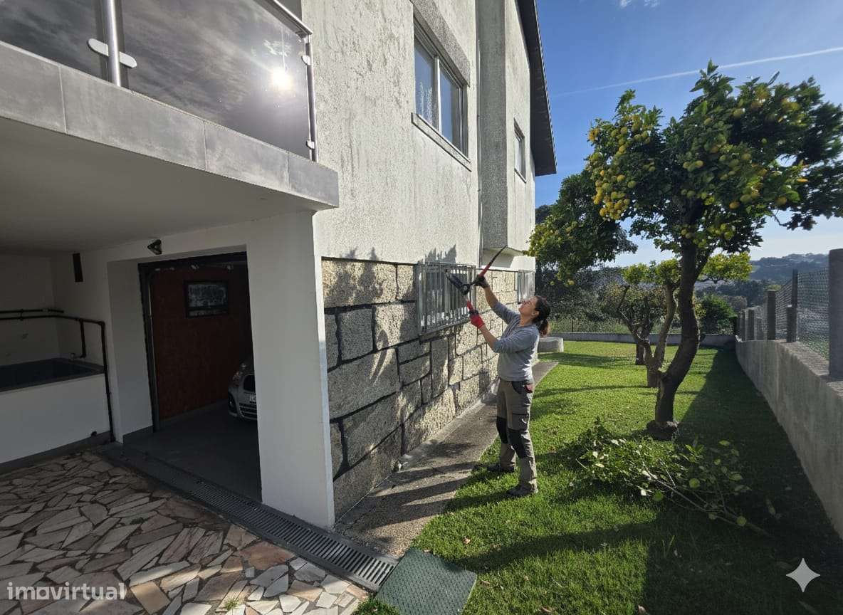 Moradia T4 com Jardim e Garagem em Lourosa-29