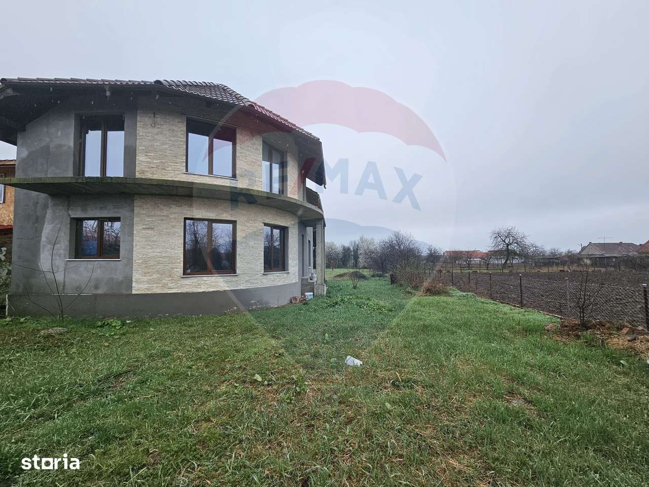 Casa de vanzare - Imagine principală: 1/9