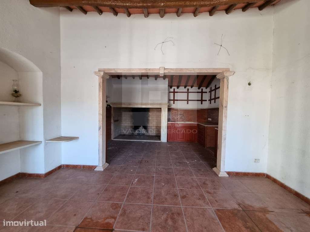 Apartamento T4+1 em Borba: Espaço, conforto e localização privilegi...-21
