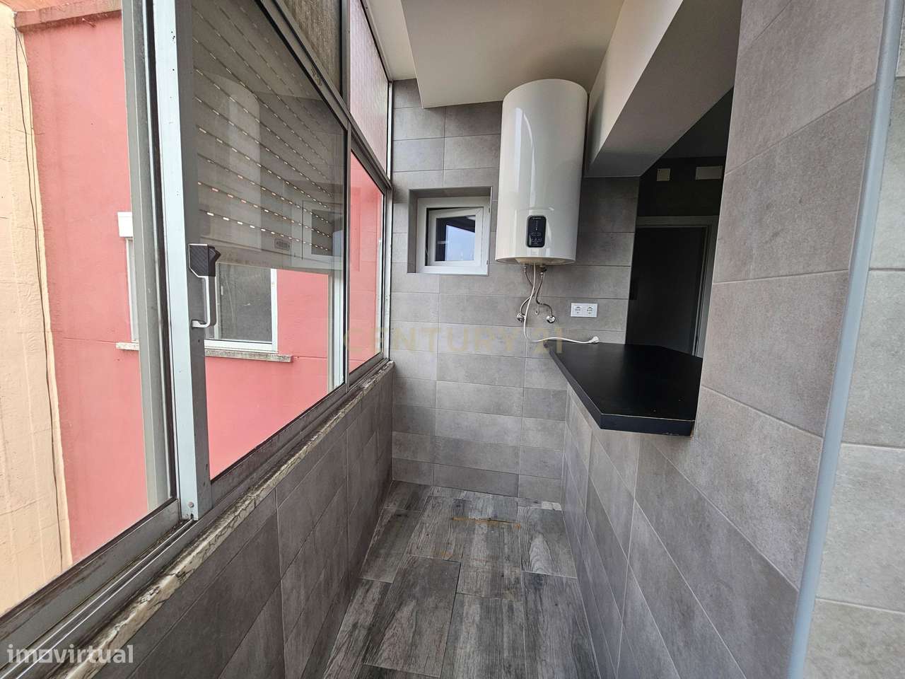 Apartamento Renovado T2 em Mina de Água, Amadora - Grande imagem: 3/18