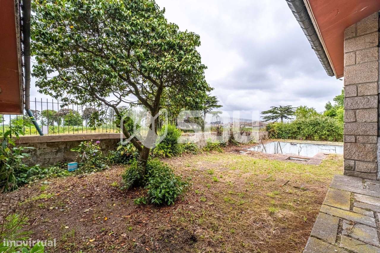 Casa Senhorial T7 num Lote de 3.320m² em Leça do Balio com-41