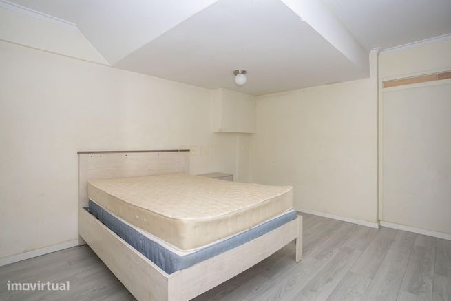 Apartamento T1+1 em Amadora com Elevador-3