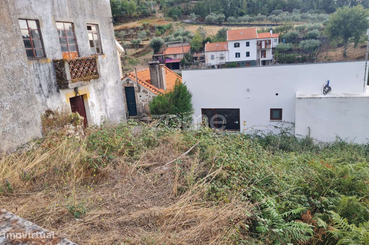 Moradia em ruínas em ALDEIAS | Gouveia-5