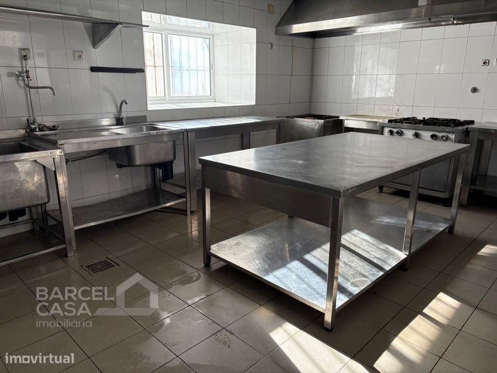 Moradia T3 com comércio nas Carvalhas - Barcelos - Grande imagem: 4/17