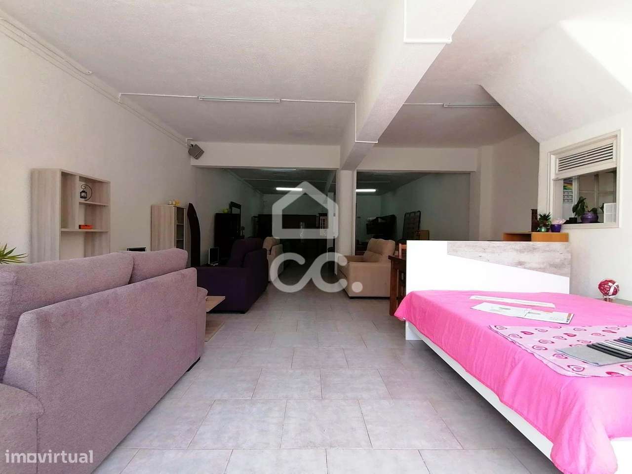 Prédio com Espaço Comercial e Habitação T3+1 - Grande imagem: 4/33