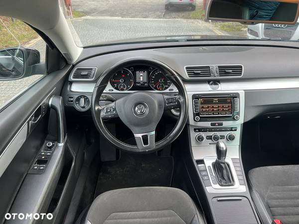 Volkswagen Passat 2.0 TDI Highline DSG - 9