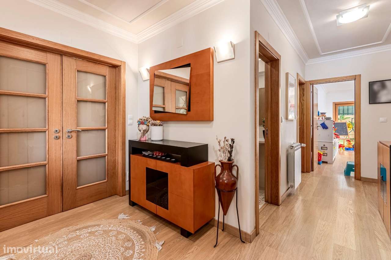 MORADIA ISOLADA T5 NA PÓVOA DE SANTA IRIA-13