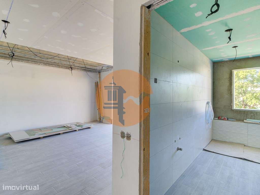 Moradia Isolada V4 com Piscina em Construção-25