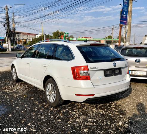 Skoda Octavia Combi Diesel 1.6 TDI DSG Style - 5