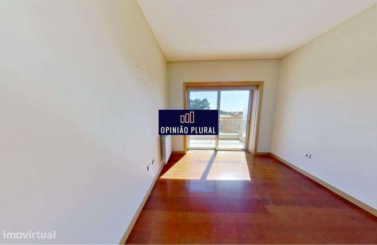 T2 de Luxo com Varandas e Garagem Dupla em S. Félix da Marinha-10