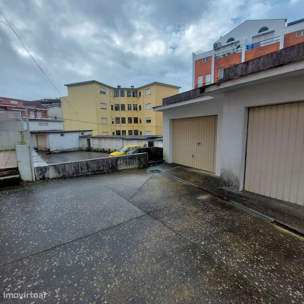 Apartamento T4 com 3 casas de banho e garagem-30