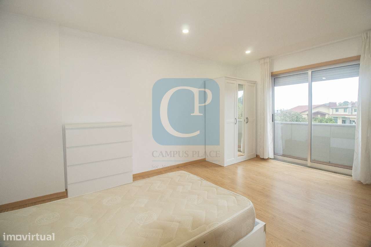 Apartamento T3 renovado com terraço, ao ISCAP e 900mts H.S.João-17